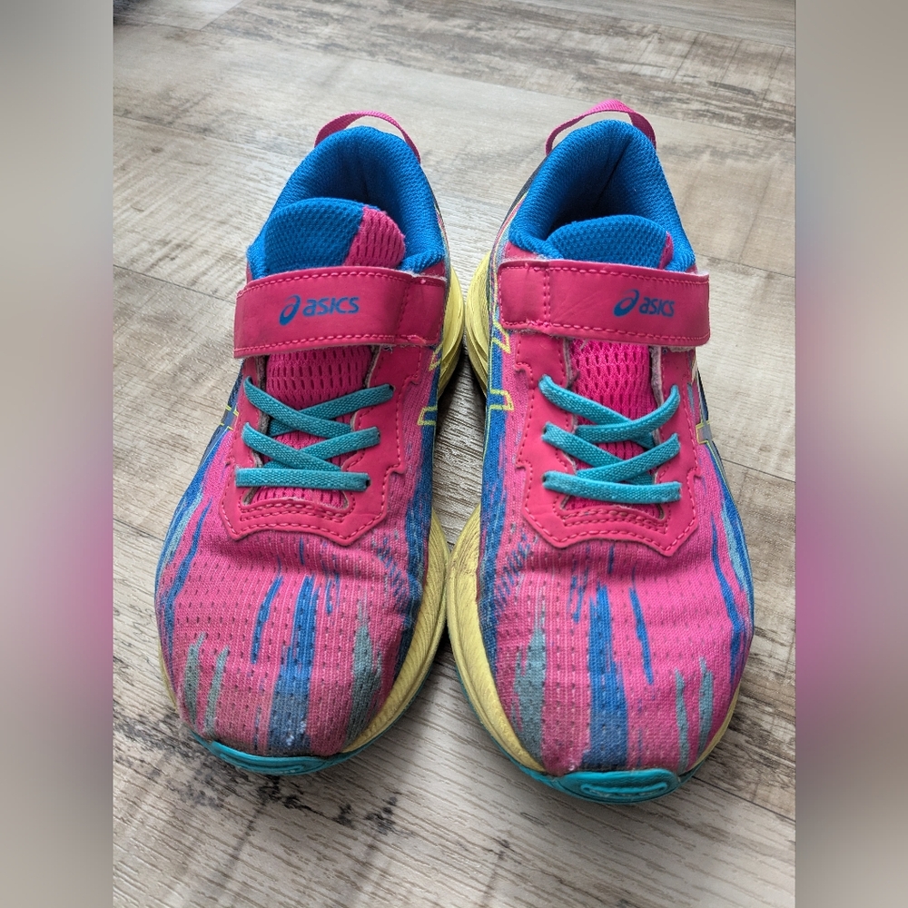 🏔️ Asics Shoes - Picture 2 of 4